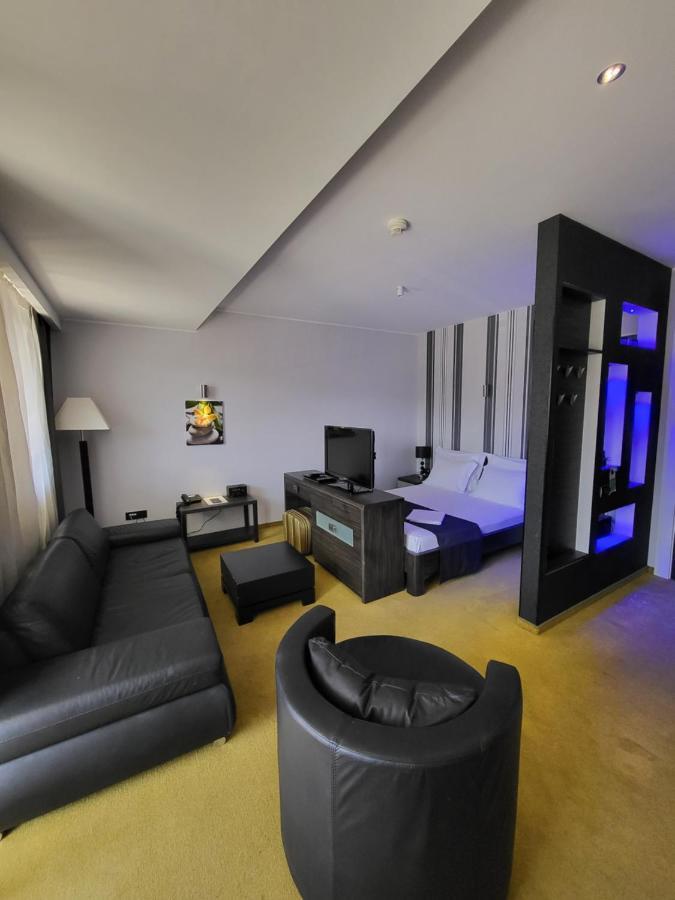 Apartments M Palace Budva Buitenkant foto